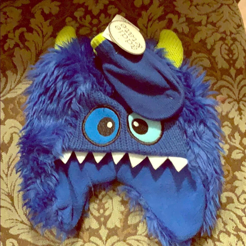 Addie &Tate 12-24 month hat and gloves set